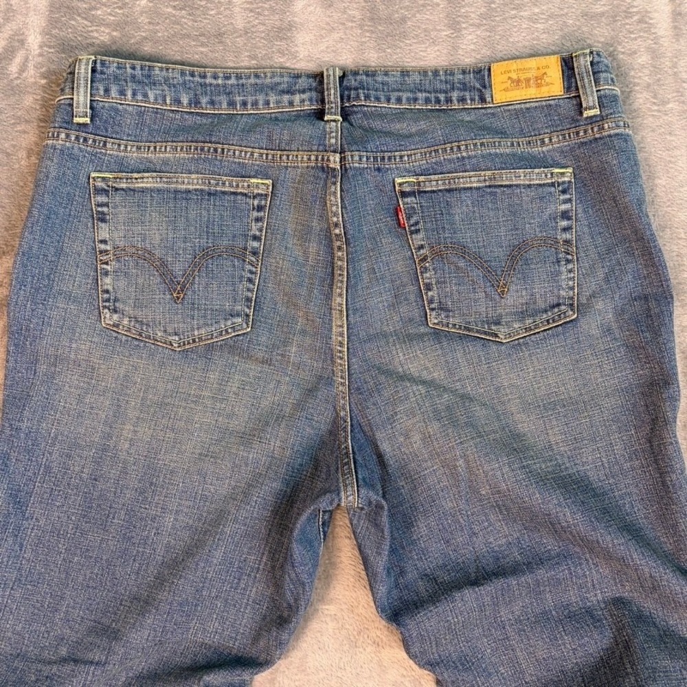 Levi's 590 Bootcut Jeans Women's 18W Blue Medium Wash Stretch Denim Western - Picture 6 of 13